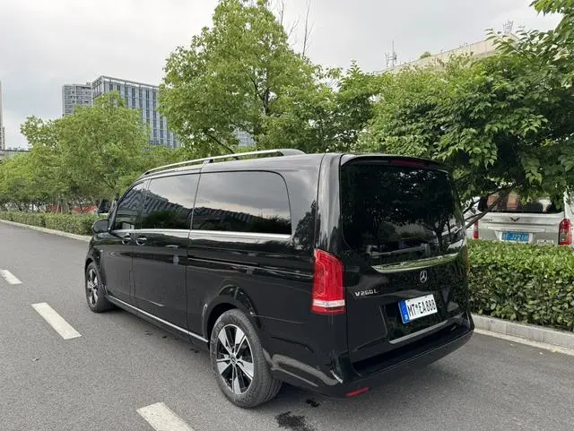 Mercedes-Benz Mercedes-Benz V-class V 260 L Long Wheelbase Premium Edition