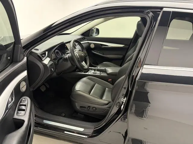 Infiniti Infiniti QX50 2.0T two-wheel drive fashion version