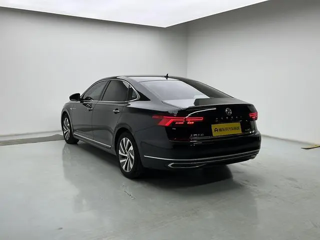 Volkswagen Passat PHEV 430PHEV Hybrid Deluxe Edition