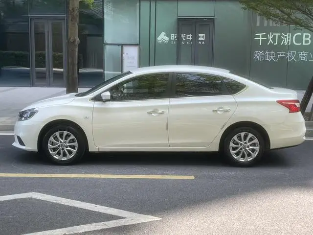 Nissan Xuan Yi Classic 1.6 XE CVT Comfort Edition