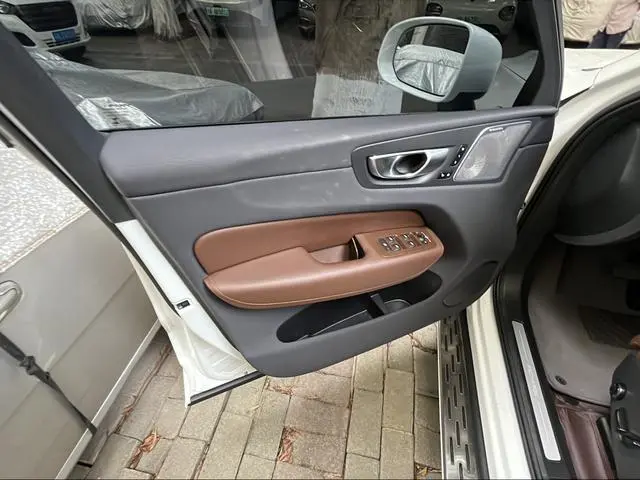Volvo Volvo XC60 PHEV T8 four-wheel drive long battery life Zhiya Deluxe Edition