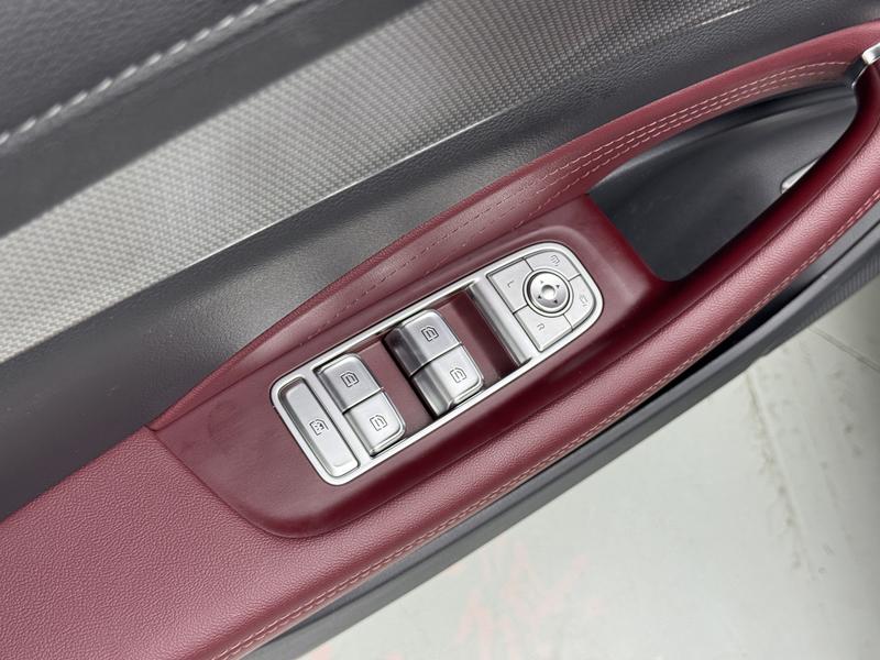 Hongqi Red Flag H5 2024