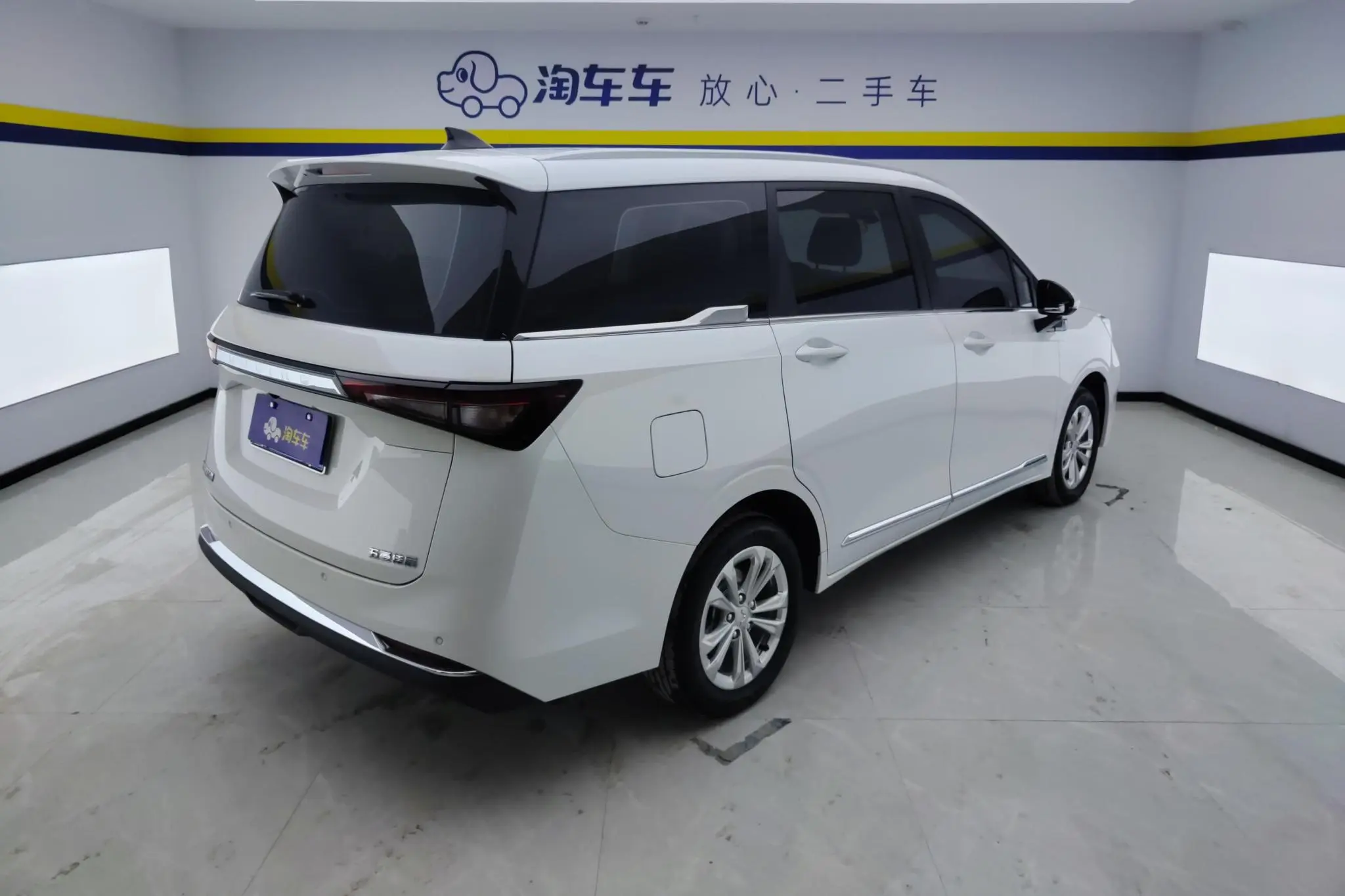 Wuling Wuling Jiachen 1.5T CVT Smart Luxury