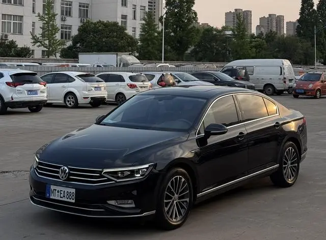Volkswagen Magotan 330TSI DSG Luxury