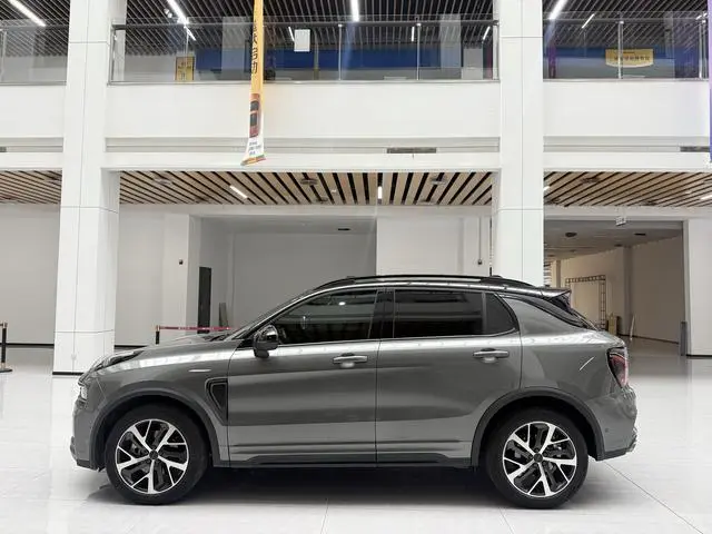 LYNK & CO Lynk 01 2.0TD four-wheel drive Halo