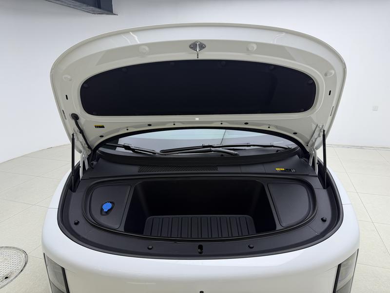 Li Auto Ideal i6 2025