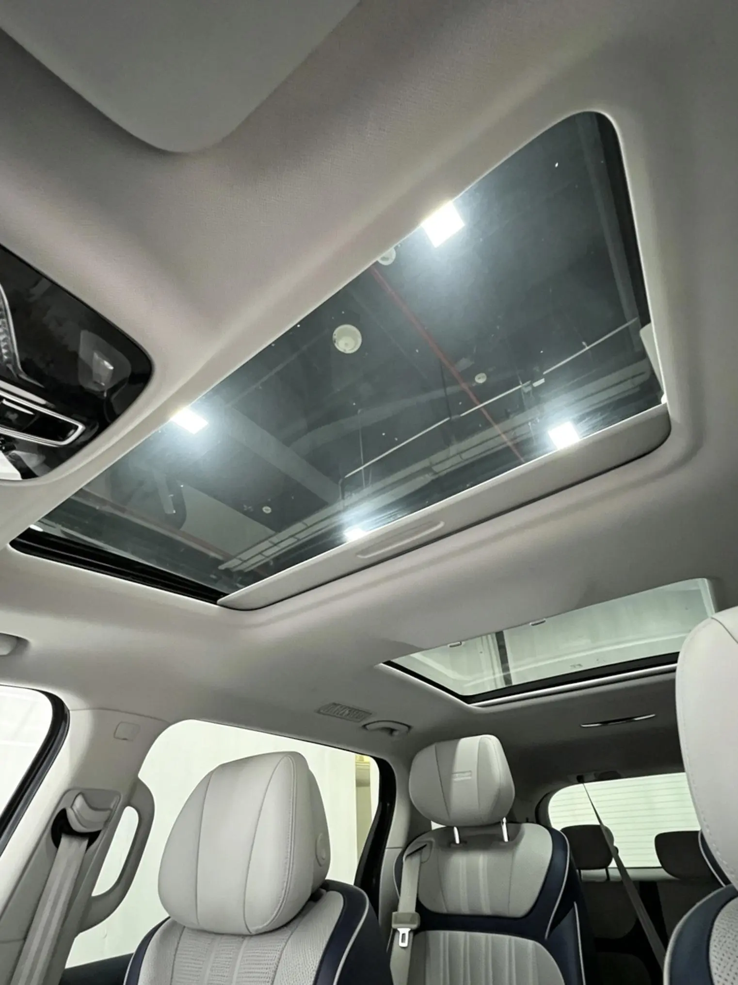 Roewe Roewe iMAX8 400TGI Reunion Edition