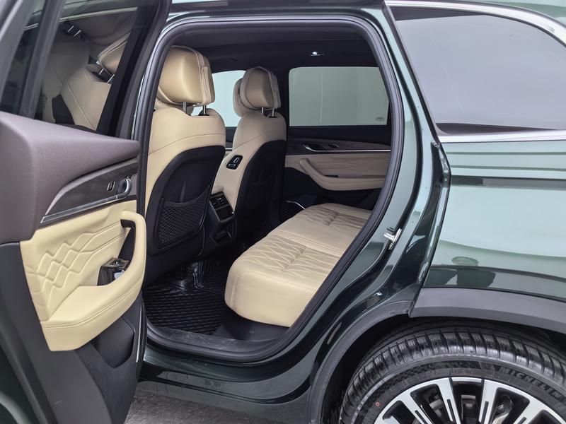 Geely Emgrand L 2025