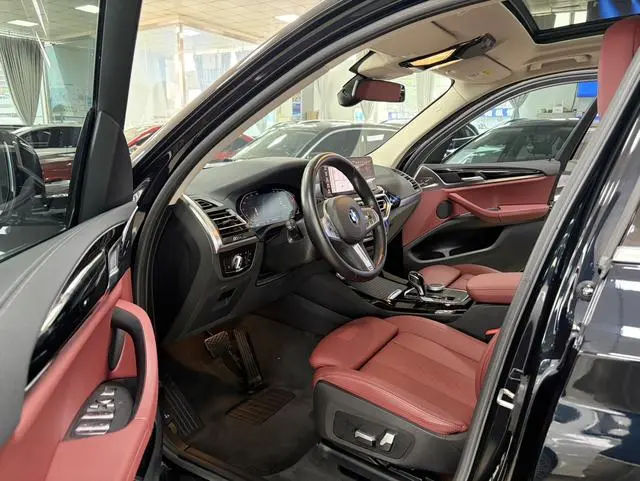 BMW BMW X3 Facelift xDrive25i M sports suit