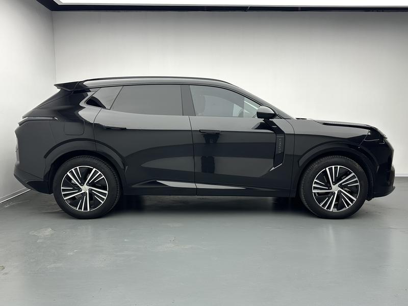 Lynk & Co Lynk&Co 08 EM-P 2025