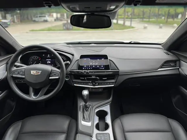Cadillac Cadillac CT4 28T luxury