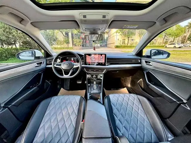 Volkswagen Sagitar 300TSI DSG Beyond Edition