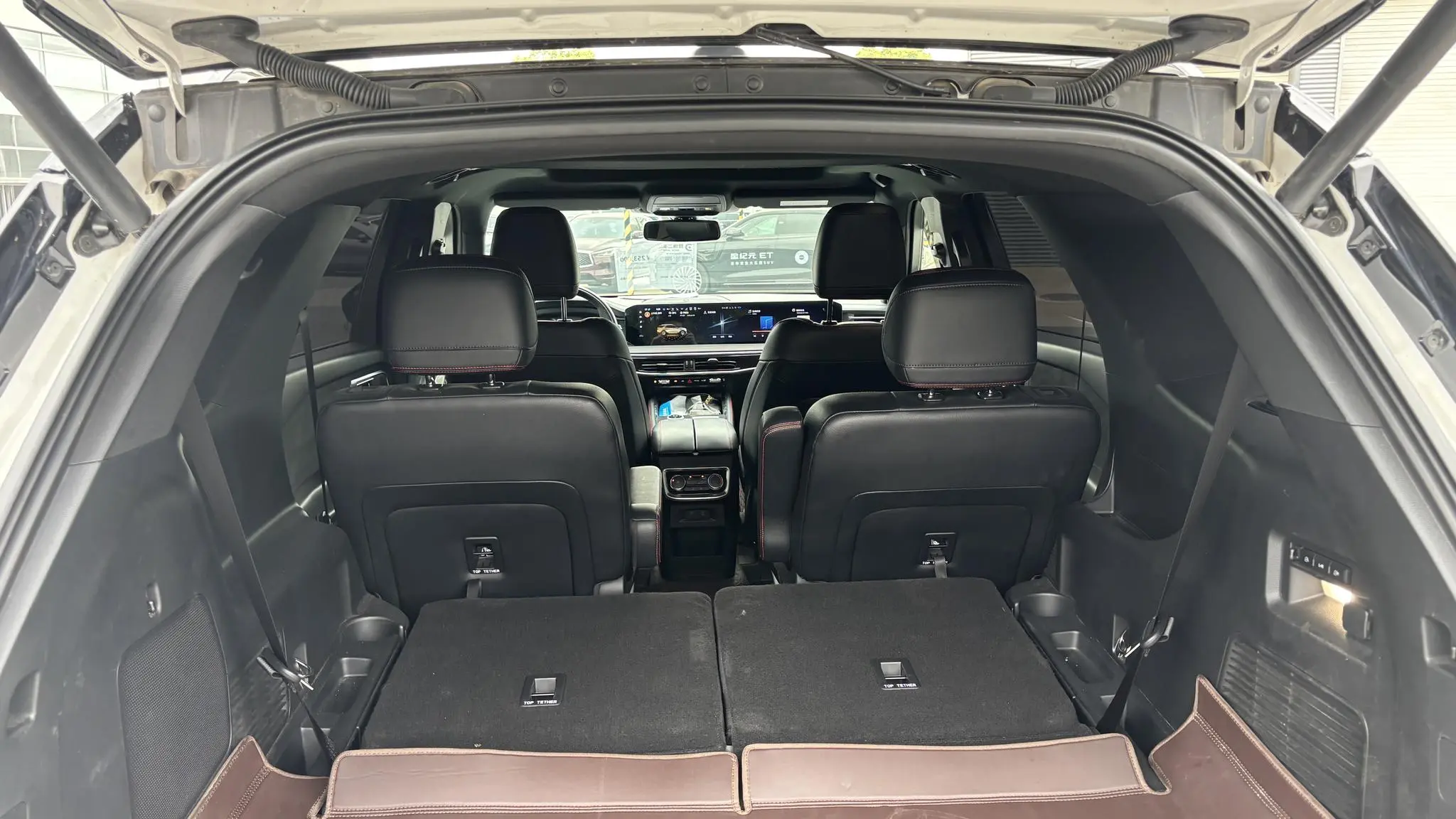 Ford Explorer EcoBoost 285 four-wheel drive ST-LINE 6-seater
