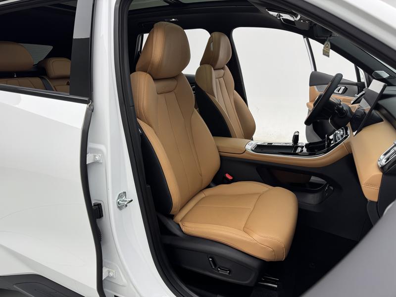 Geely Boyue L 2025