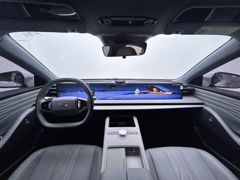 Geely Galaxy Galaxy E8 2024