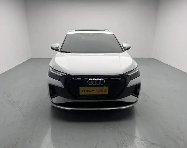 Audi Audi Q4 e-tron 50 e-tron quattro Creation Edition