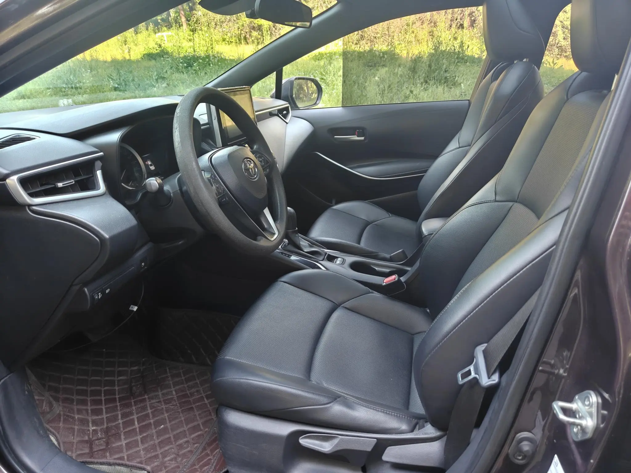 TOYOTA Lei Ling Dual engine 1.8H E-CVT Deluxe Edition