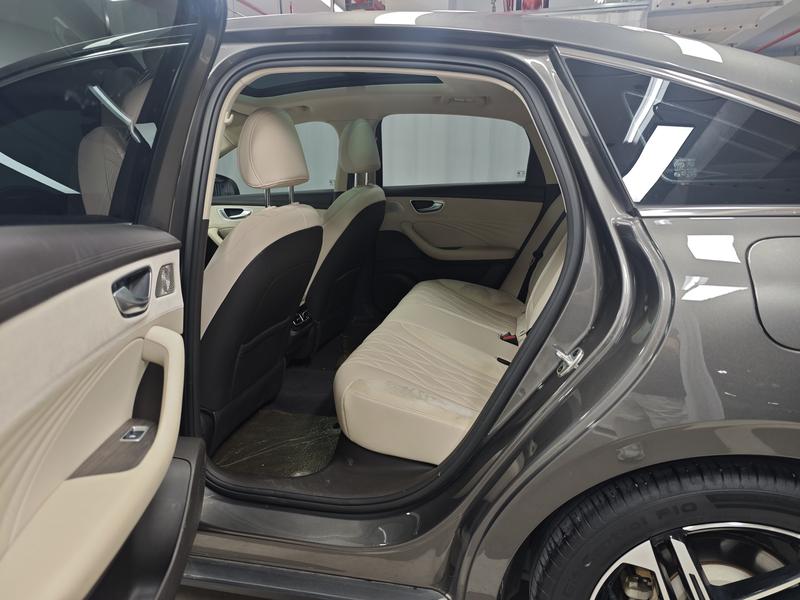 Roewe Roewe D7 DMH 2023