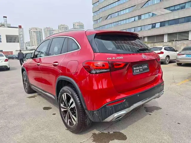Mercedes-Benz Mercedes-Benz GLA GLA 200