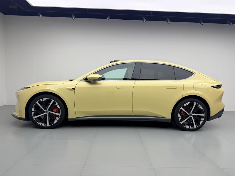NIO NIO ET5 2022