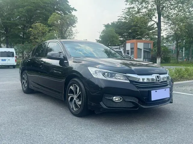 Honda Accord 2.0L Deluxe Edition