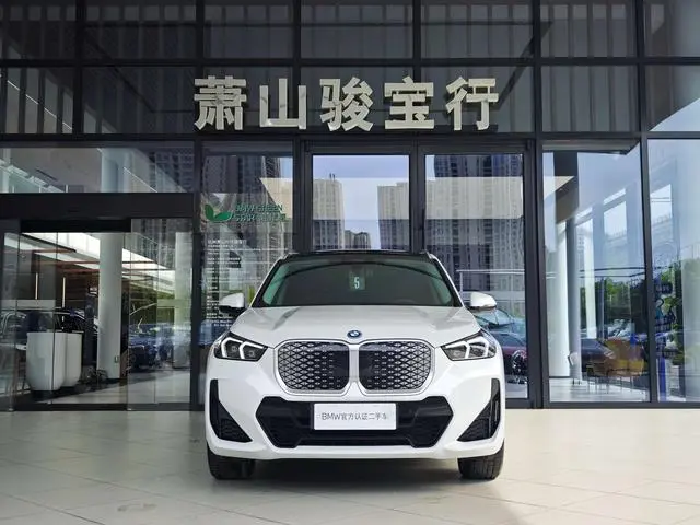 BMW BMW iX1 eDrive25L M sports suit