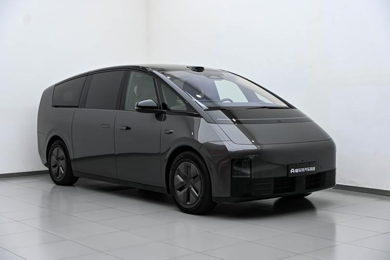 Li Auto Ideal MEGA 2025