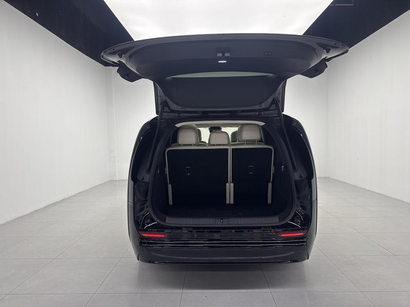 Li Auto Ideal MEGA 2025