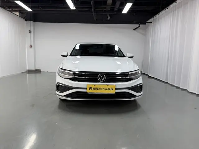 Volkswagen Bora 200TSI DSG Smooth Version