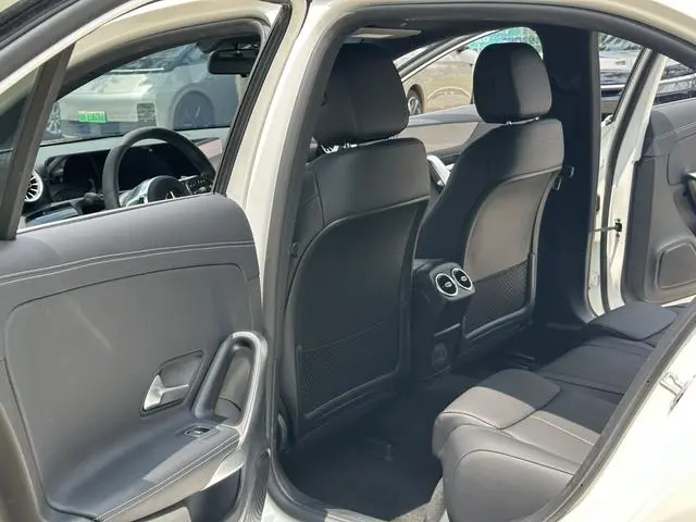 Mercedes-Benz Mercedes-Benz A-class A 200 L sports sedan dynamic Version