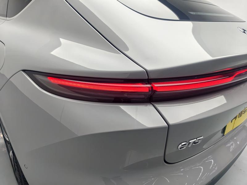 NIO NIO ET5 2024