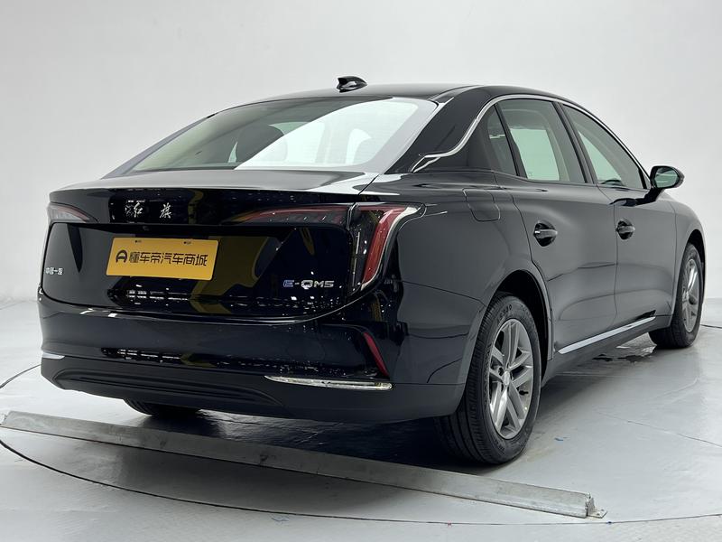 Hongqi Hongqi E-QM5 2025