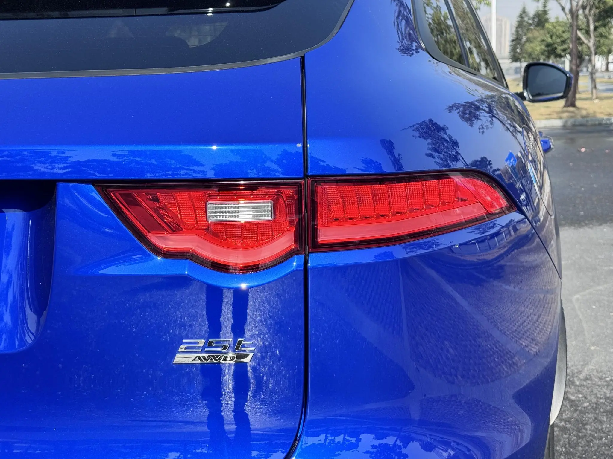 Jaguar Jaguar F-PACE 2.0T four-wheel drive R-Sport sports version