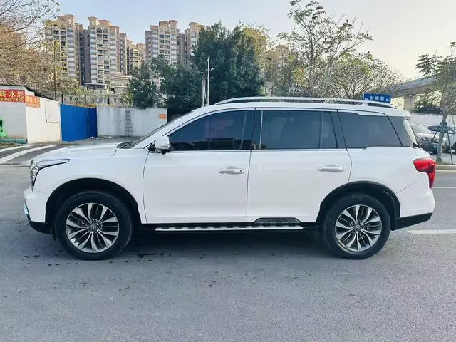 GAC Trumpchi GS8 320T two-wheel drive premium edition 7 seats