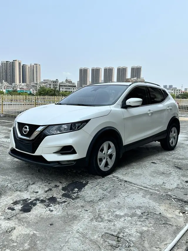 Nissan Qashqai 2.0 L XV Smart Edition