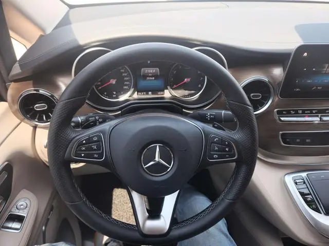 Mercedes-Benz Mercedes-Benz V-class V 260 L Long wheelbase Deluxe Edition