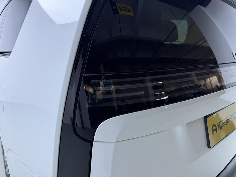 Li Auto Ideal MEGA 2025