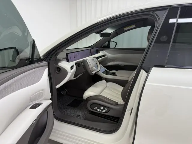 IM Zhiji LS7 Elite Rear Drive version