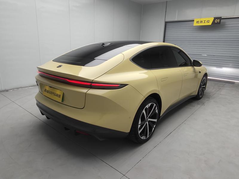 NIO NIO ET5 2022