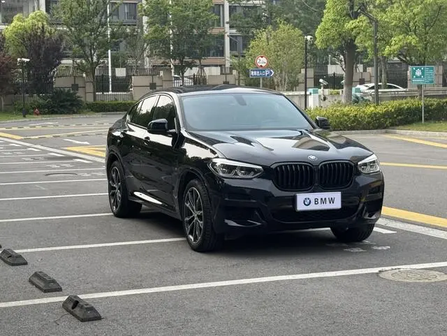 BMW BMW X4 xDrive25i M Sports Yao Ye Suit
