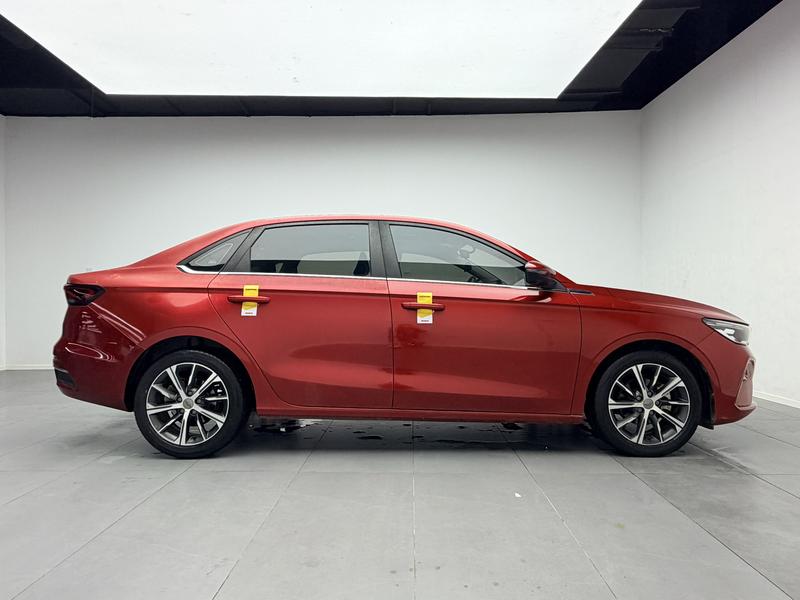 Geely Emgrand 2022