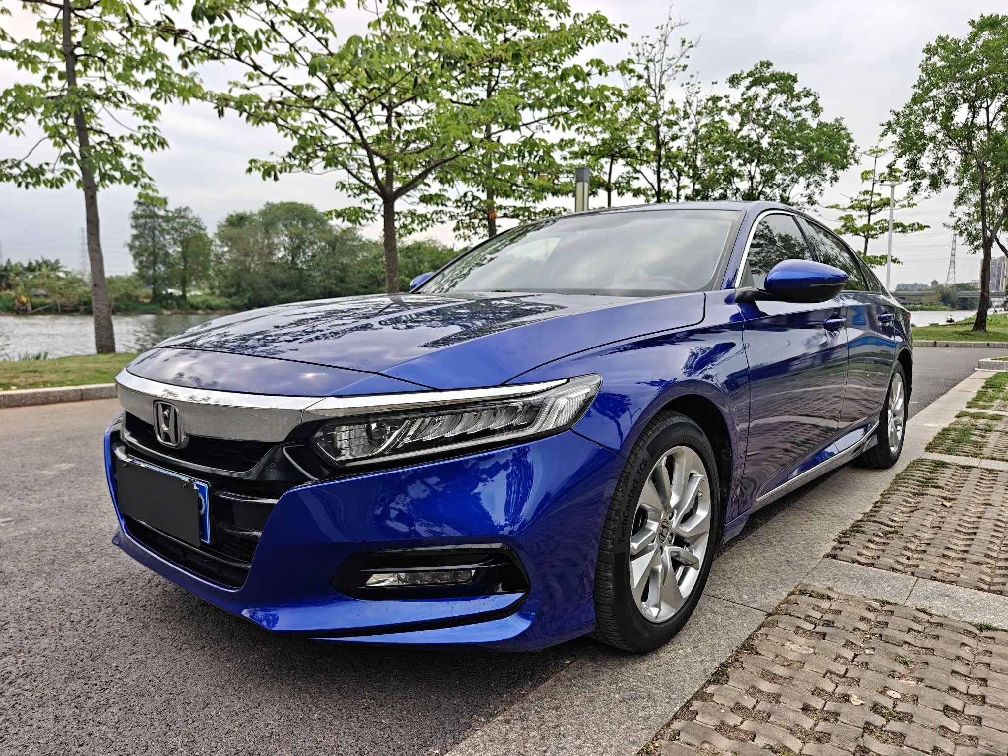 Honda Accord 260TURBO Elite Edition Country V