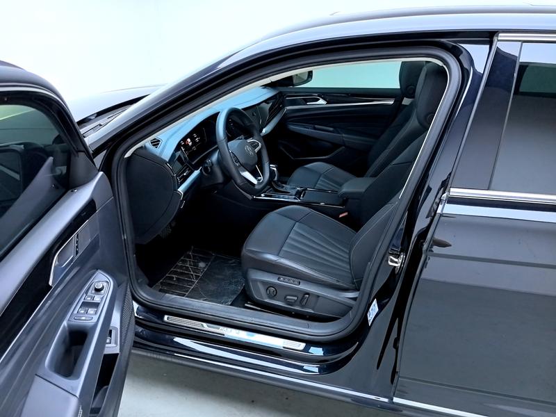 Volkswagen Passat 2025