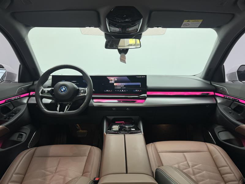 BMW BMW i5 2024