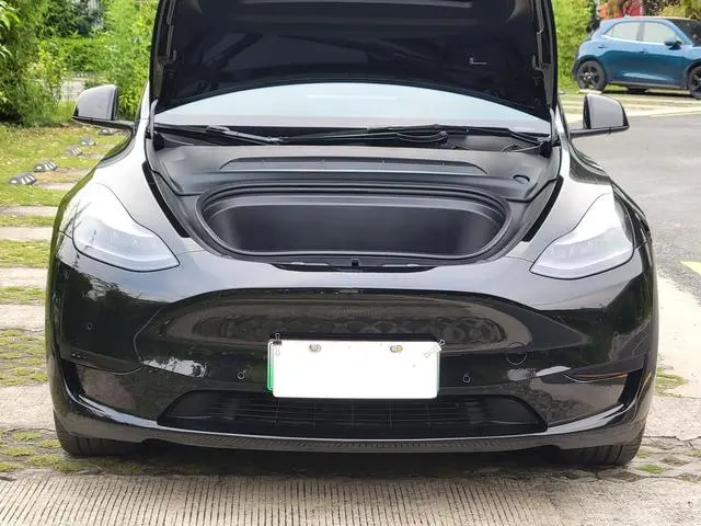 Tesla Model Y Facelifted rear-wheel drive version