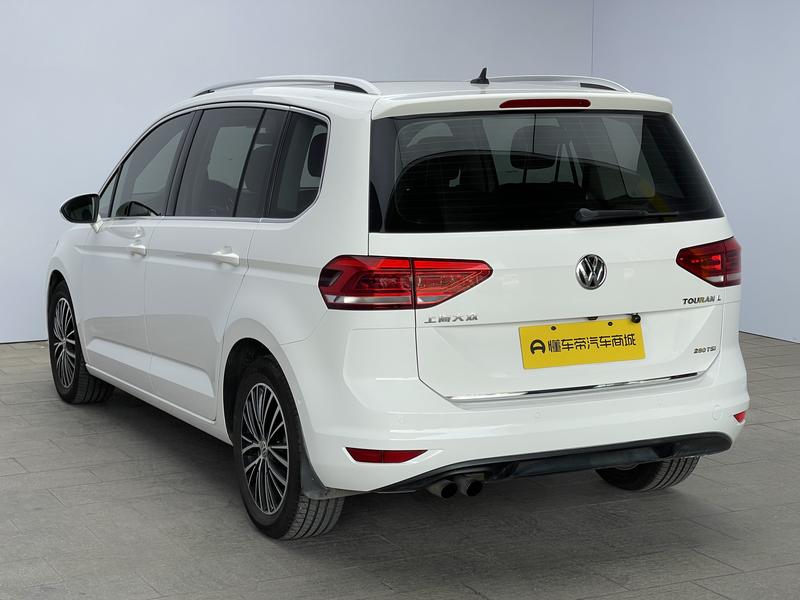 Volkswagen Touran L 2016