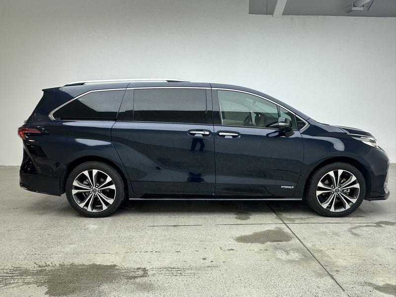 Toyota Gravia 2022