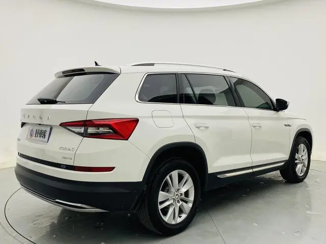 Skoda Kodiak Facelifted ZI330 5-seater two-wheel drive luxury premium edition Country VI