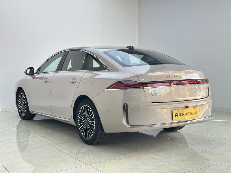Roewe Roewe M7 DMH 2025