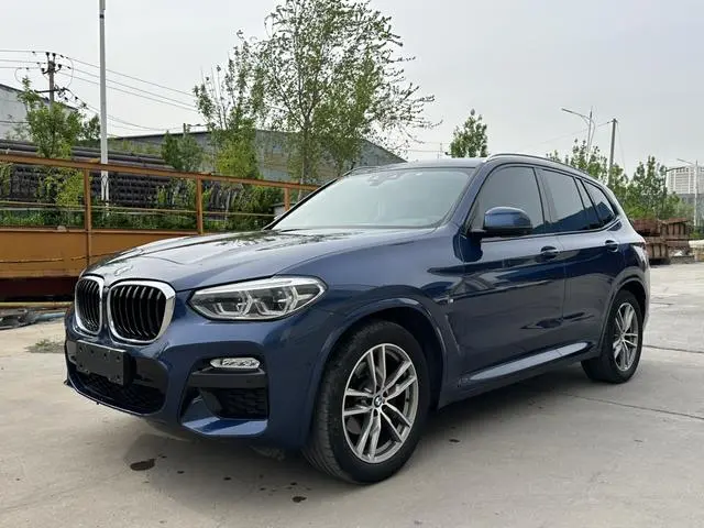 BMW BMW X3 xDrive30i leading M sports suit country V